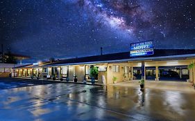 Top Of The Town Motel